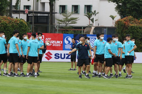 AFC Cup 2020: Tuyển Việt Nam làm quen sân Bishan trước trận đấu với tuyển Lào - Anh 1