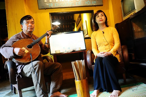 Về phố cổ cùng hát dân ca - Anh 2