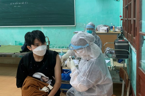 TT-Huế: Học sinh THPT đi học trực tiếp trở lại từ ngày 13.12 - Anh 1