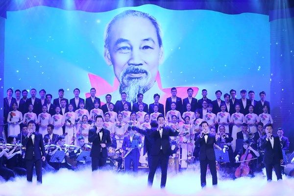 Triển khai Chiến lược Phát triển Văn hóa đến năm 2030: Khơi dậy tiềm năng sáng tạo của văn nghệ sĩ - Anh 1