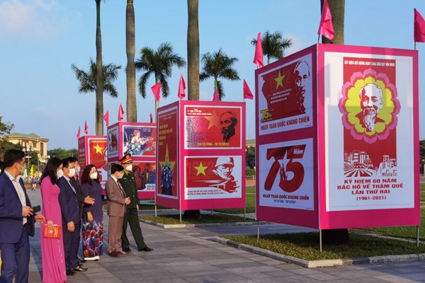 Triển lãm đặc biệt trên quê hương Chủ tịch Hồ Chí Minh - Anh 2