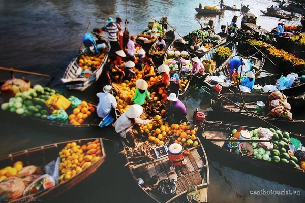 Di tích, lễ hội vùng ĐBSCL: Nỗi lo tràn ngập  rác thải nhựa - Anh 1
