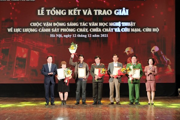 Trao giải sáng tác văn học nghệ thuật về lực lượng Cảnh sát phòng cháy, chữa cháy và cứu nạn, cứu hộ - Anh 2