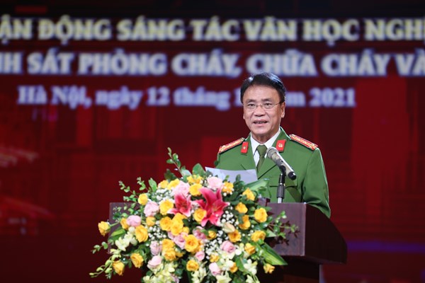 Trao giải sáng tác văn học nghệ thuật về lực lượng Cảnh sát phòng cháy, chữa cháy và cứu nạn, cứu hộ - Anh 3