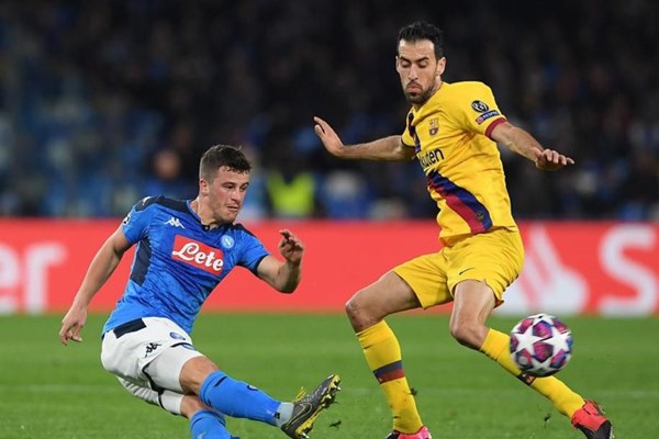 Barcelona gặp Napoli tại Europa League - Anh 1