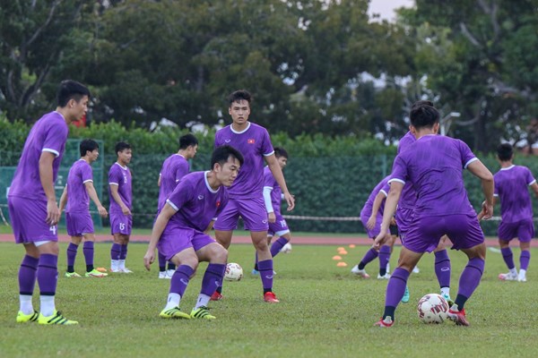 Tuyển Việt Nam đủ “binh hùng tướng mạnh” cho trận đấu với Indonesia - Anh 1