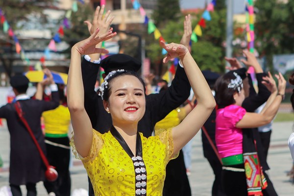 Nghệ thuật Xòe Thái chờ đợi giây phút ghi danh - Anh 2