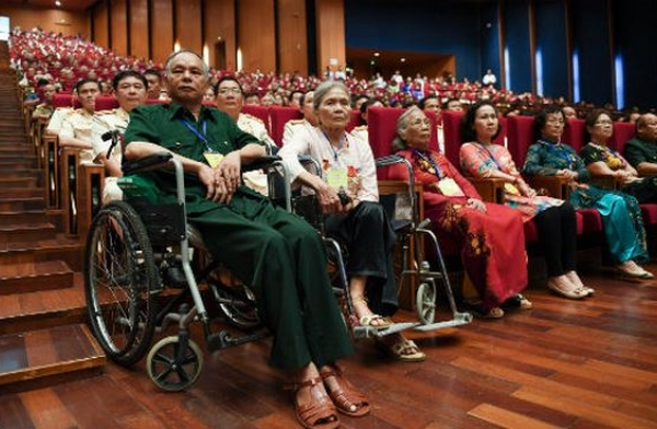 Dành hơn 435 tỷ đồng tặng quà Tết cho người có công - Anh 1