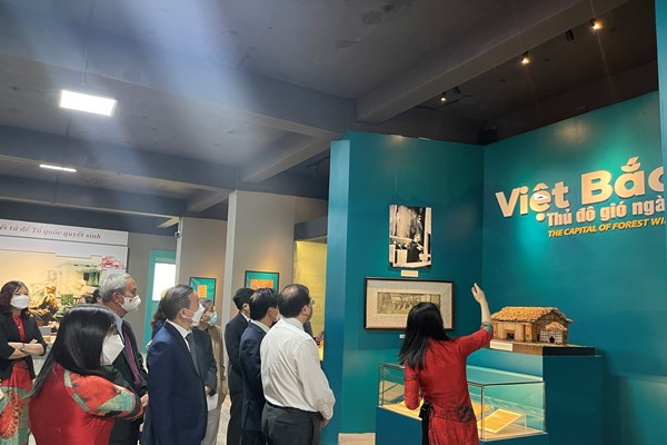 Khai mạc trưng bày “Việt Bắc – Thủ đô gió ngàn” - Anh 4