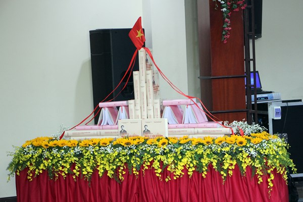 Ra mắt Kỷ yếu 