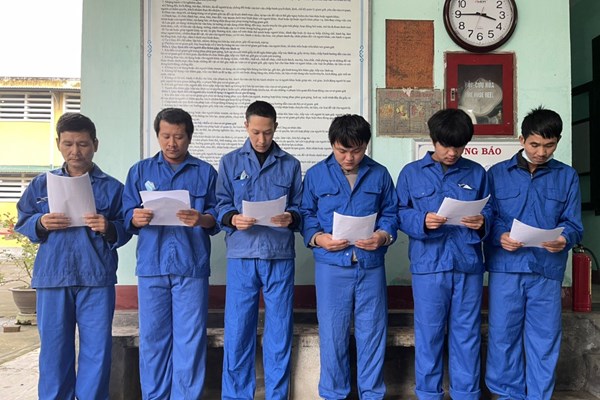 Phá đường dây làm giả 20.000 giấy tờ, tài liệu các cơ quan, tổ chức - Anh 2