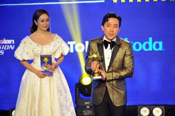 "Bố già" tiếp tục nhận cúp giải thưởng Ngôi Sao Xanh - ảnh 2