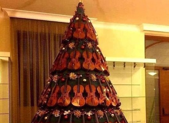 Từ Hí họa ông già Noel đến trang trí vui chơi Giáng Sinh trong dịch Covid ở Pháp - Anh 6