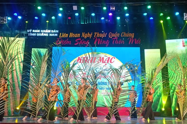 Quảng Nam: Trao giải Liên hoan nghệ thuật quần chúng các xã xây dựng nông thôn mới - Anh 2