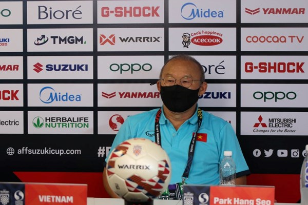 HLV Park Hang-seo: Khoảng cách 2 bàn có thể san lấp ở trận lượt về - Anh 2