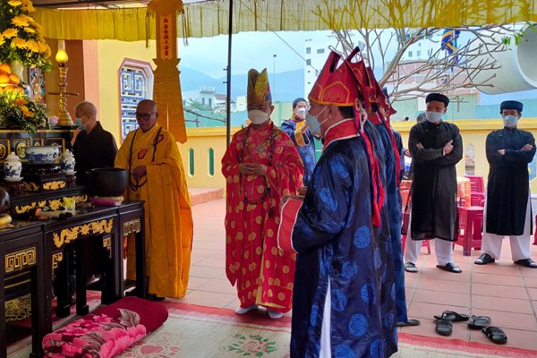 Độc đáo nghi lễ an vị, thỉnh cốt cá Ông ở làng Mân Thái - Anh 1