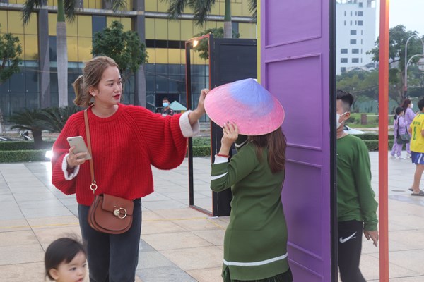 Điểm nhấn không gian nghệ thuật Ô cửa thời gian - Anh 1