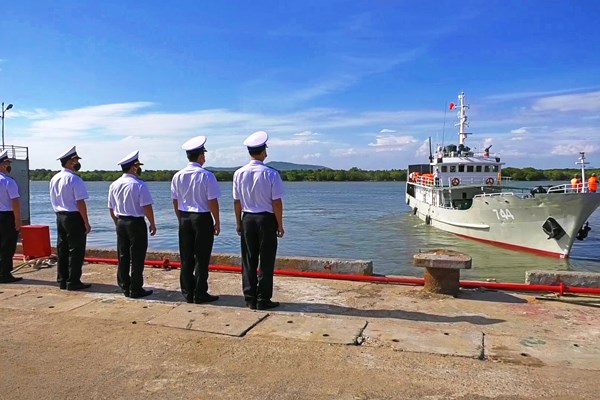 Đưa mùa Xuân đến sớm với Trường Sa - Anh 2
