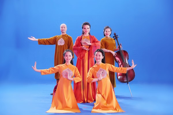 Truyền thống và đương đại trong MV xẩm “Công cha ngãi mẹ sinh thành” của Tân Nhàn - Anh 5