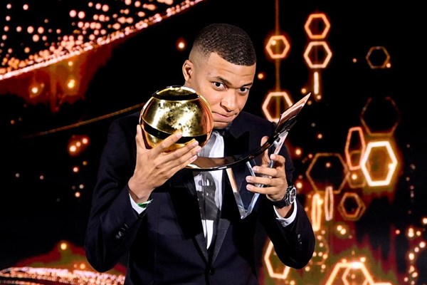 Vượt Ronaldo và Messi, Mbappe thắng giải Globe Soccer Awards 2021 - Anh 1