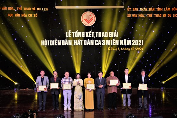 Hội diễn Đàn, Hát dân ca 3 miền năm 2021: Không gian ắp đầy những giá trị bản sắc vùng miền - Anh 1