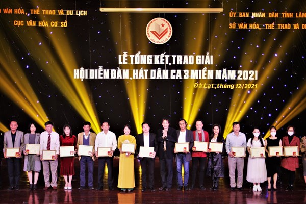 Hội diễn Đàn, Hát dân ca 3 miền năm 2021: Không gian ắp đầy những giá trị bản sắc vùng miền - Anh 2