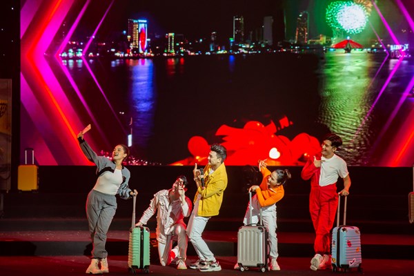 Chương trình nghệ thuật đặc sắc “Đà Nẵng - Khát vọng vươn cao” - Anh 1