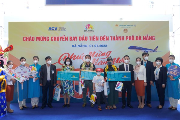 Đà Nẵng đón 184 du khách trong ngày đầu năm 2022 - Anh 2