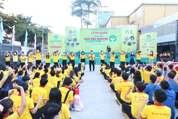 Tuổi trẻ TP.HCM ra quân chiến dịch “Xuân tình nguyện” - Anh 1