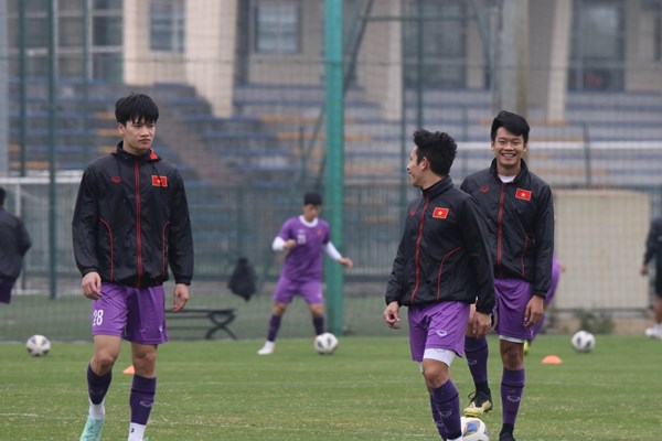 Các cầu thủ Việt Nam hứng khởi trong buổi tập của ngày đầu năm mới 2022 - Anh 3