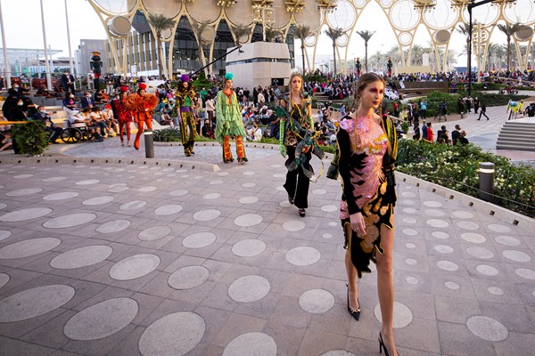 Mãn nhãn với màn trình diễn thời trang Việt tại EXPO Dubai - Anh 15