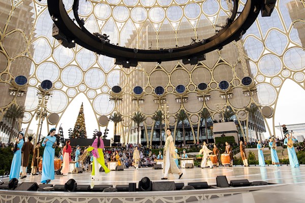 Mãn nhãn với màn trình diễn thời trang Việt tại EXPO Dubai - Anh 5