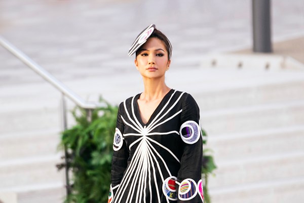 Mãn nhãn với màn trình diễn thời trang Việt tại EXPO Dubai - Anh 8