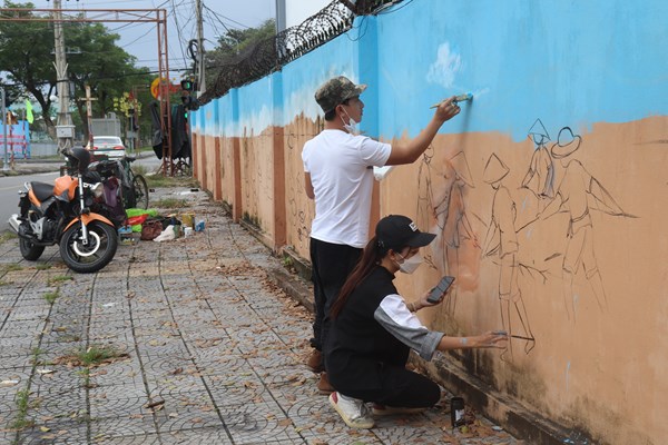 Tường rêu mang áo mới - Anh 2
