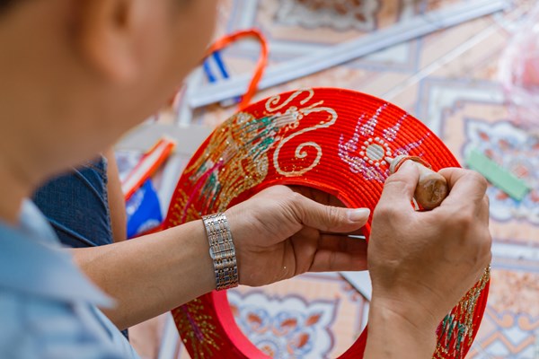 Làng nghề khăn xếp vào vụ Tết - Anh 1