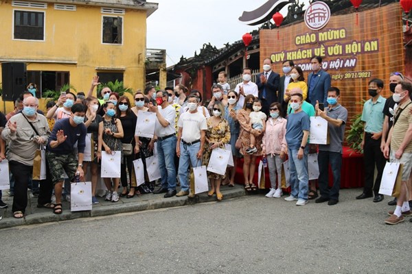 Quảng Nam : Tận dụng nền tảng mạng xã hội để quảng bá du lịch ra thế giới - Anh 1