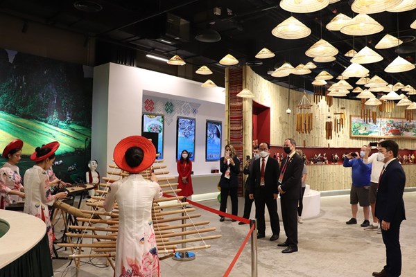 Đẩy mạnh triển khai Chiến lược Văn hóa đối ngoại của Việt Nam giai đoạn 2022-2026: Hội nhập quốc tế bằng văn hóa nhằm xây dựng sức mạnh tổng hợp quốc gia - Anh 1