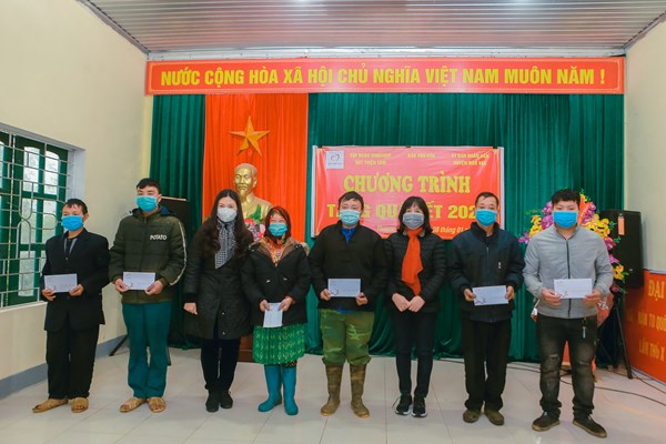 Báo Văn hóa và Quỹ Thiện Tâm tổ chức chương trình trao quà Tết tại Hà Giang: Ấn tượng với những nụ cười... - Anh 7