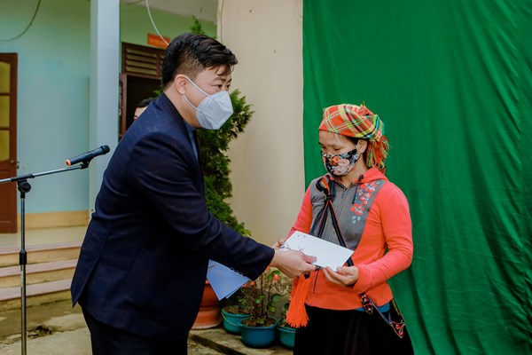Báo Văn hóa và Quỹ Thiện Tâm tổ chức chương trình trao quà Tết tại Hà Giang: Ấn tượng với những nụ cười... - Anh 12