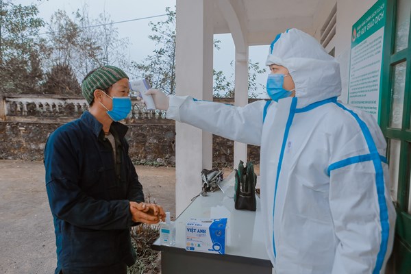 Báo Văn hóa và Quỹ Thiện Tâm tổ chức chương trình trao quà Tết tại Hà Giang: Ấn tượng với những nụ cười... - Anh 1