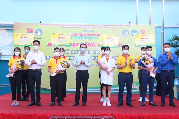 Tuổi trẻ TP.HCM sôi nổi các hoạt động chung tay phòng, chống dịch Covid-19 - Anh 1