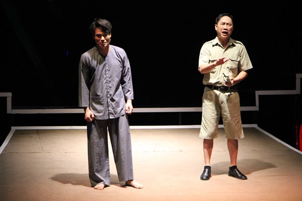 Mang sân khấu Kịch nói đến với sinh viên - Anh 8