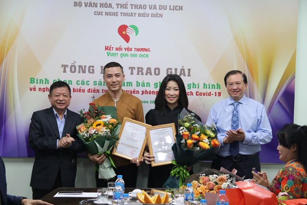 Sáng tạo nghệ thuật về đề tài Covid-19: Thổi bùng lên sức mạnh tinh thần - Anh 1