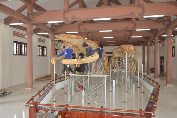 Phục dựng thành công 2 bộ xương cá voi hơn 300 tuổi - Anh 1