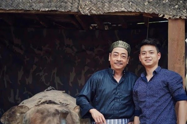 Hoàng Dương con trai cố NSND Hoàng Dũng với vai diễn đầu tiên trong phim: Phố trong làng - Anh 1