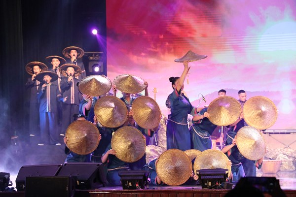 Triển khai thực hiện Quy tắc ứng xử của người hoạt động trong lĩnh vực nghệ thuật: Sẽ tạo chuyển biến tích cực trong hoạt động nghệ thuật - Anh 4