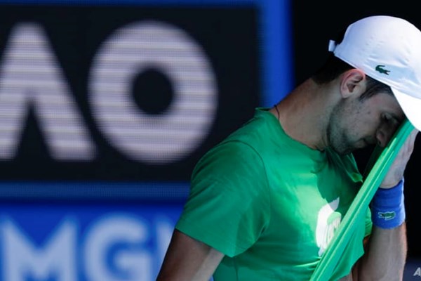 Djokovic tiếp tục bị hủy visa - Anh 1