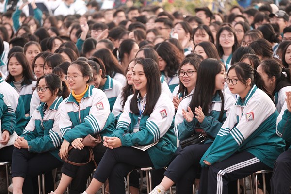 Tuyển sinh năm 2022: Học sinh và phụ huynh đều bối rối - Anh 1