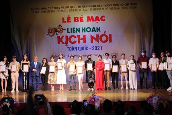 Bế mạc Liên hoan Kịch nói: 40 diễn viên nhận Huy chương Vàng - Anh 12