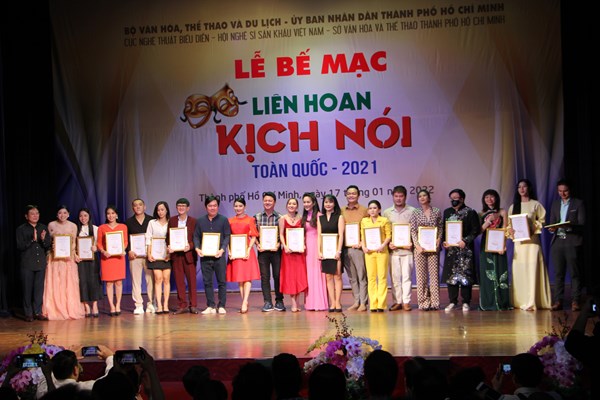 Bế mạc Liên hoan Kịch nói: 40 diễn viên nhận Huy chương Vàng - Anh 8